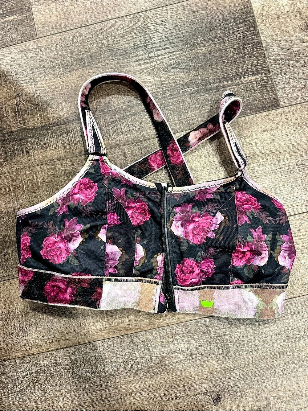 SheFit Ultimate Sports Bra Floral in Black & Pink 2Luxe